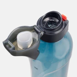 Quechua Gourde Rando MH500 Bouchon Ouverture Rapide 1,2 Litre Plastique (Ecozen®) Bleu 18 Quechua Gourde Rando MH500 Bouchon Ouverture Rapide 1,2 Litre Plastique (Ecozen®) Bleu -Échappée Nature gourde rando mh500 bouchon ouverture rapide 12 litre plastique ecozen bleu 8