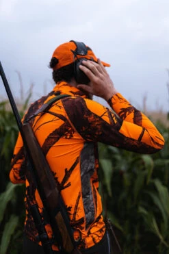 T-SHIRT CHASSE RESPIRANT MANCHES LONGUES CAMOUFLAGE FLUO 500 -Échappée Nature t shirt chasse respirant manches longues camouflage fluo 500 2