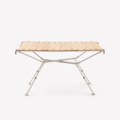 Quechua TABLE DE CAMPING COMPACTE 4/6 PERSONNES - PLATEAU BOIS - POCHE DE RANGEMENT 19 Quechua TABLE DE CAMPING COMPACTE 4/6 PERSONNES - PLATEAU BOIS - POCHE DE RANGEMENT -Échappée Nature table de camping compacte 46 personnes plateau bois poche de rangement 9