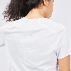 Quechua Tee Shirt Ultra Léger De Randonnée Rapide FH 500 Femme Ice. 8 Quechua Tee Shirt Ultra Léger De Randonnée Rapide FH 500 Femme Ice. -Échappée Nature tee shirt ultra leger de randonnee rapide fh 500 femme ice 3