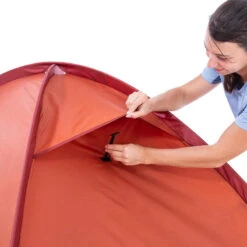 Tente Dôme De Trekking - 2 Places - MT100 19 Tente Dôme De Trekking - 2 Places - MT100 -Échappée Nature tente dome de trekking 2 places mt100 9